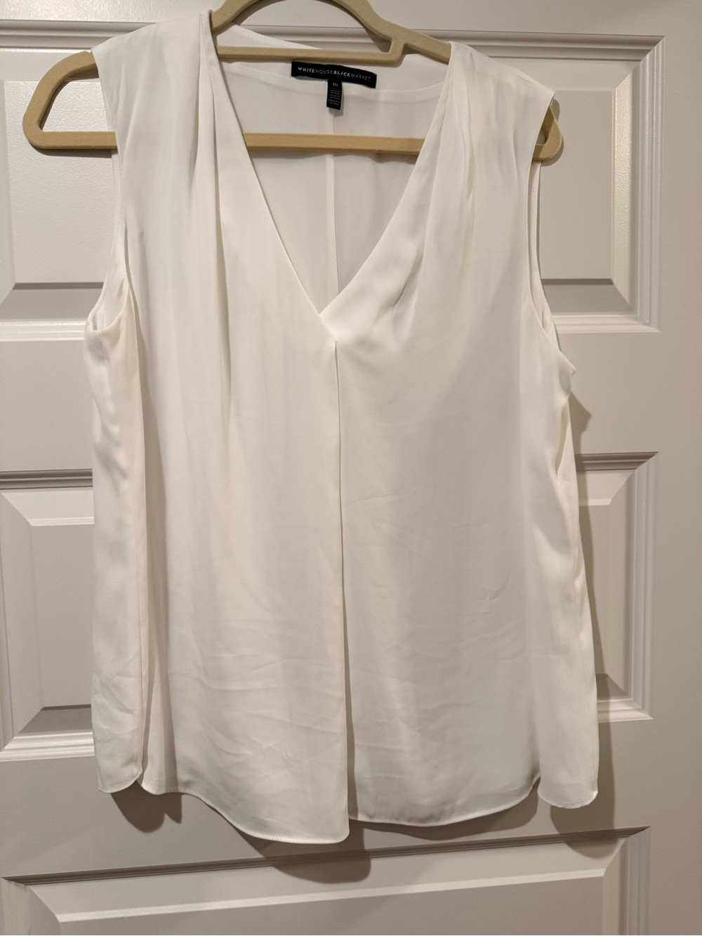 White House Black Market V-neck Sleeveless Blouse